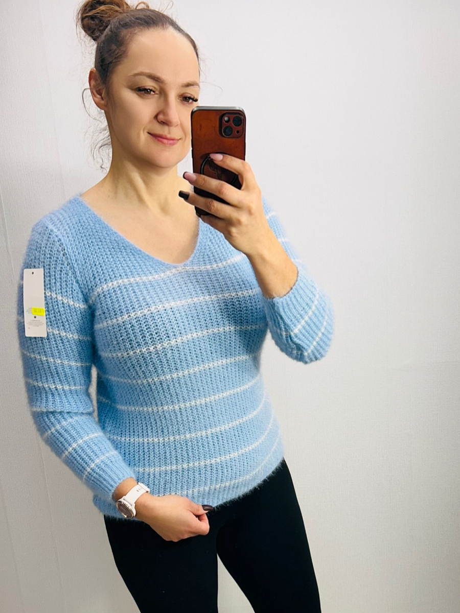 IMG_6450.jpg Helesinine triibuline kampsun - Image 1