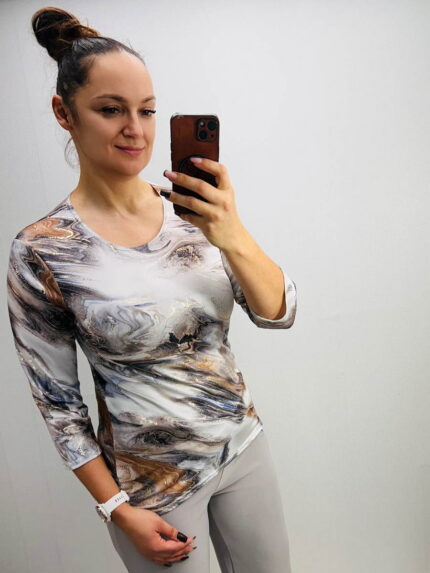 Mustriline viskoos pluus - Image 3