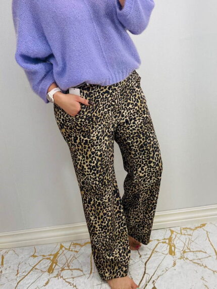 Loomamustriga sirgelõikelised püksid - Image 3