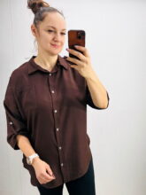 Ühevärviline eest nööbitav pluus