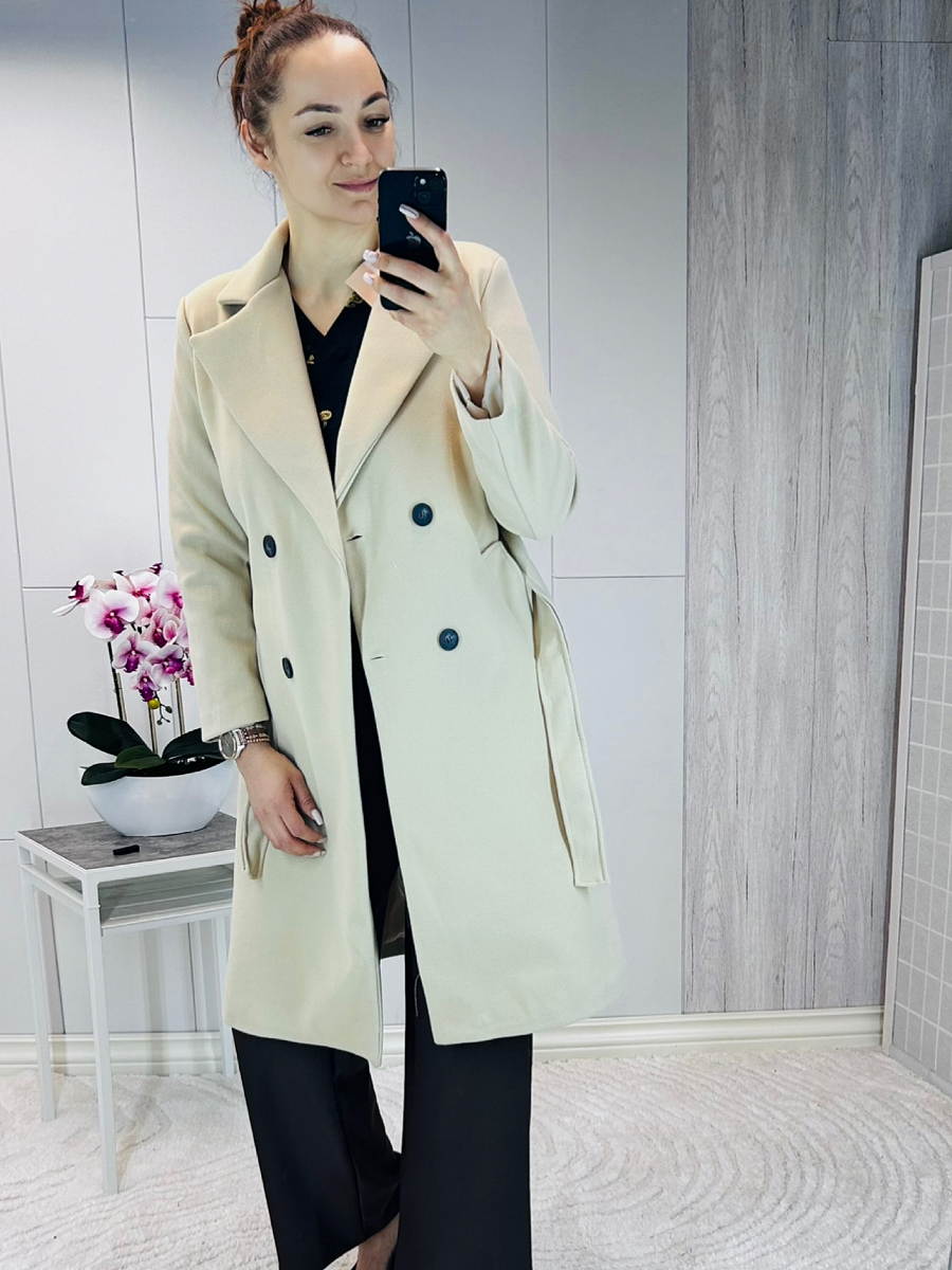 IMG_6806.jpg Mantel - Image 1